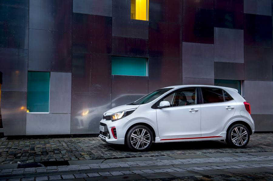  Kia Picanto GT Line 2017 года  (UK) (фото 2 из 92)